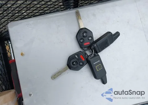 2011 Subaru Outback 2.5I Limited из США, поврежденный, VIN 4S4BRBLC5B3396312